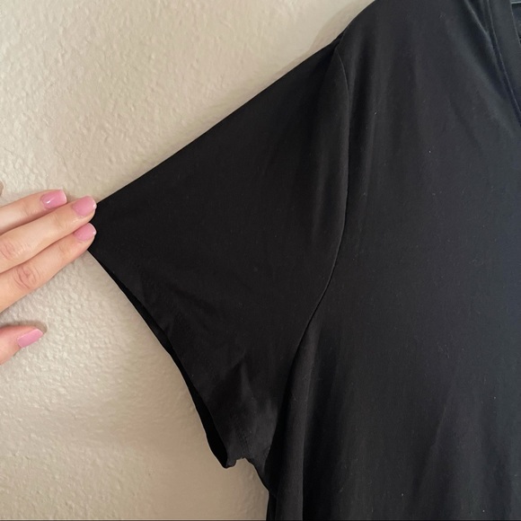 Time & Tru Black Side Ruched V-neck Maternity Top - Picture 9 of 15